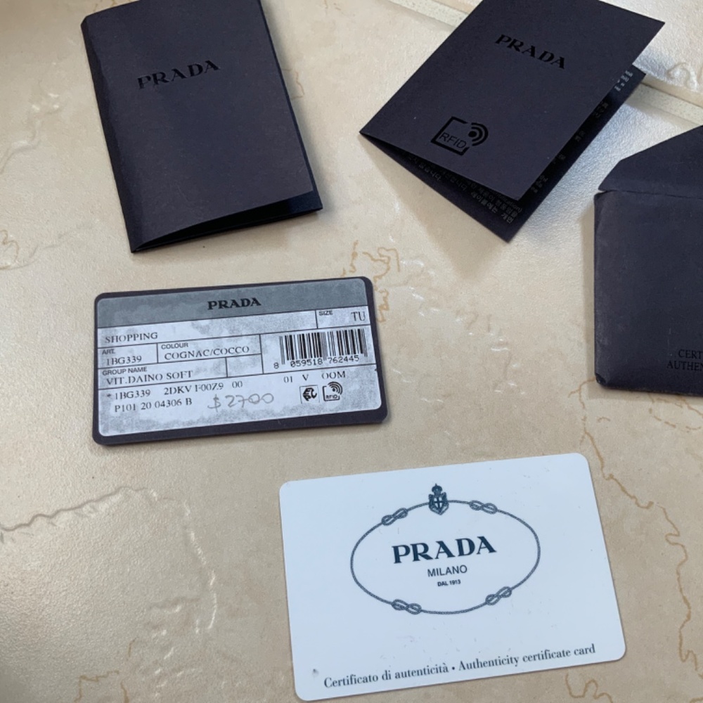 Prada - Picture 12 of 16